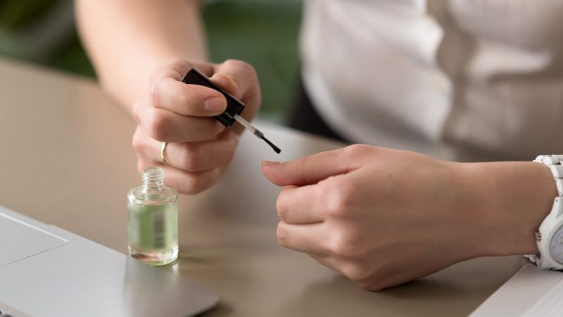 Tea Tree Oil for Nail Fungus: How It Works, Application Tips, and Safety